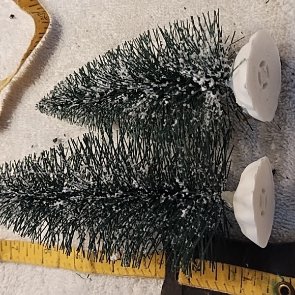 4 evergreen trees for Christmas village or craft projects. - Picture 4 of 6